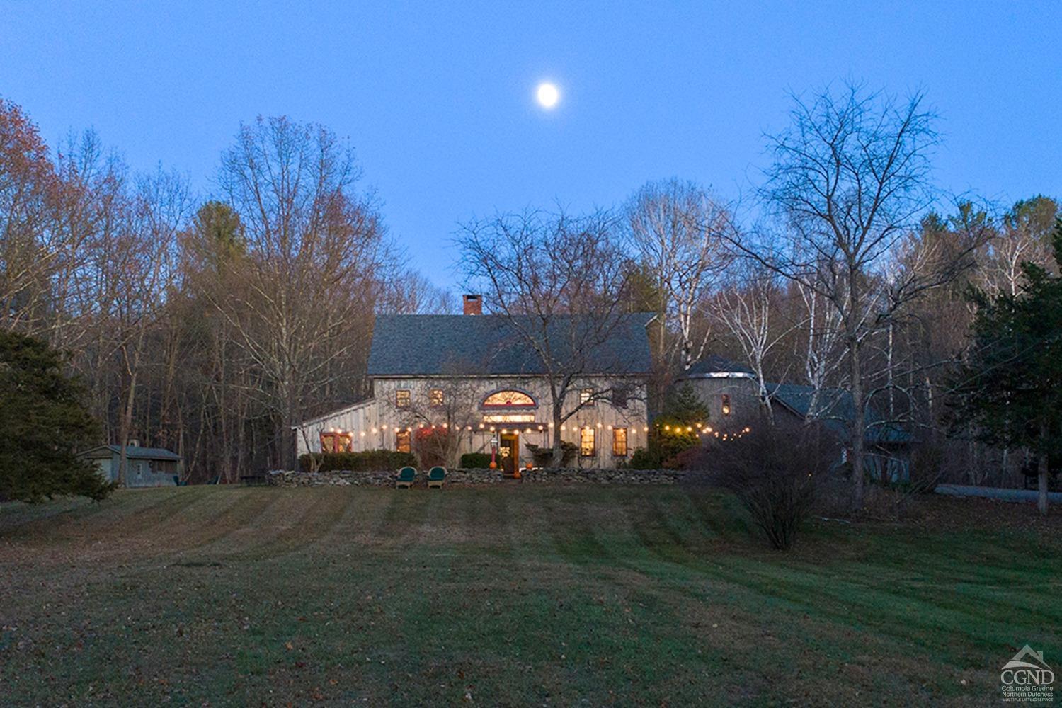 455 Post Hill Road, Taghkanic, New York - 6 Bedrooms  
4 Bathrooms  
16 Rooms - 