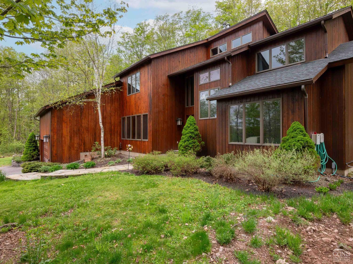 429 Mill Street, Windham, New York - 4 Bedrooms  
4 Bathrooms  
8 Rooms - 