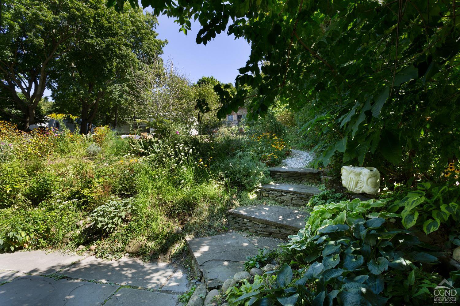 44 Worth Avenue, Hudson, New York image 10