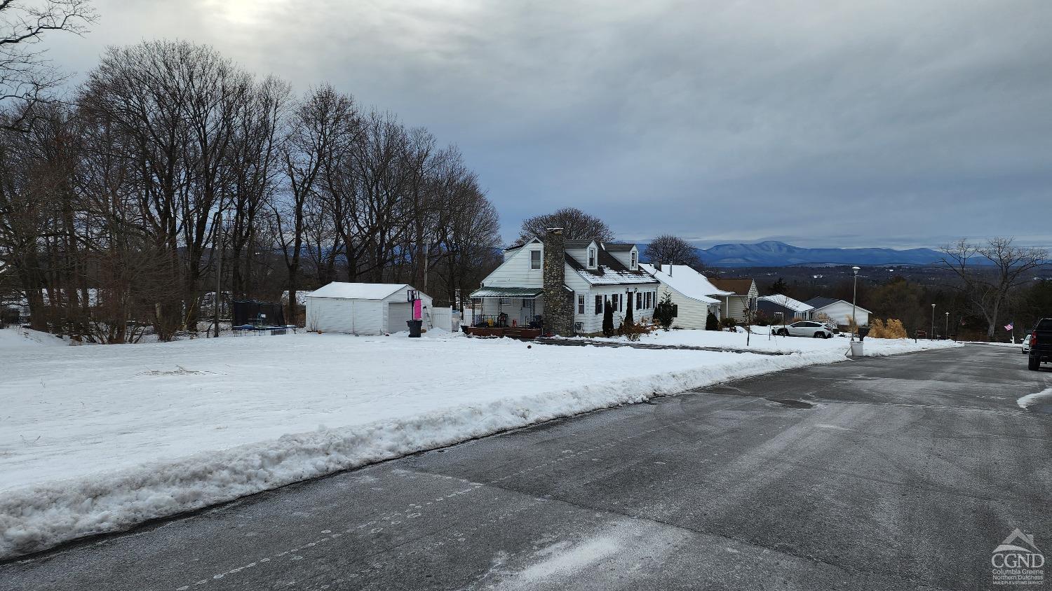 Cedar Parkway, Greenport, New York image 7
