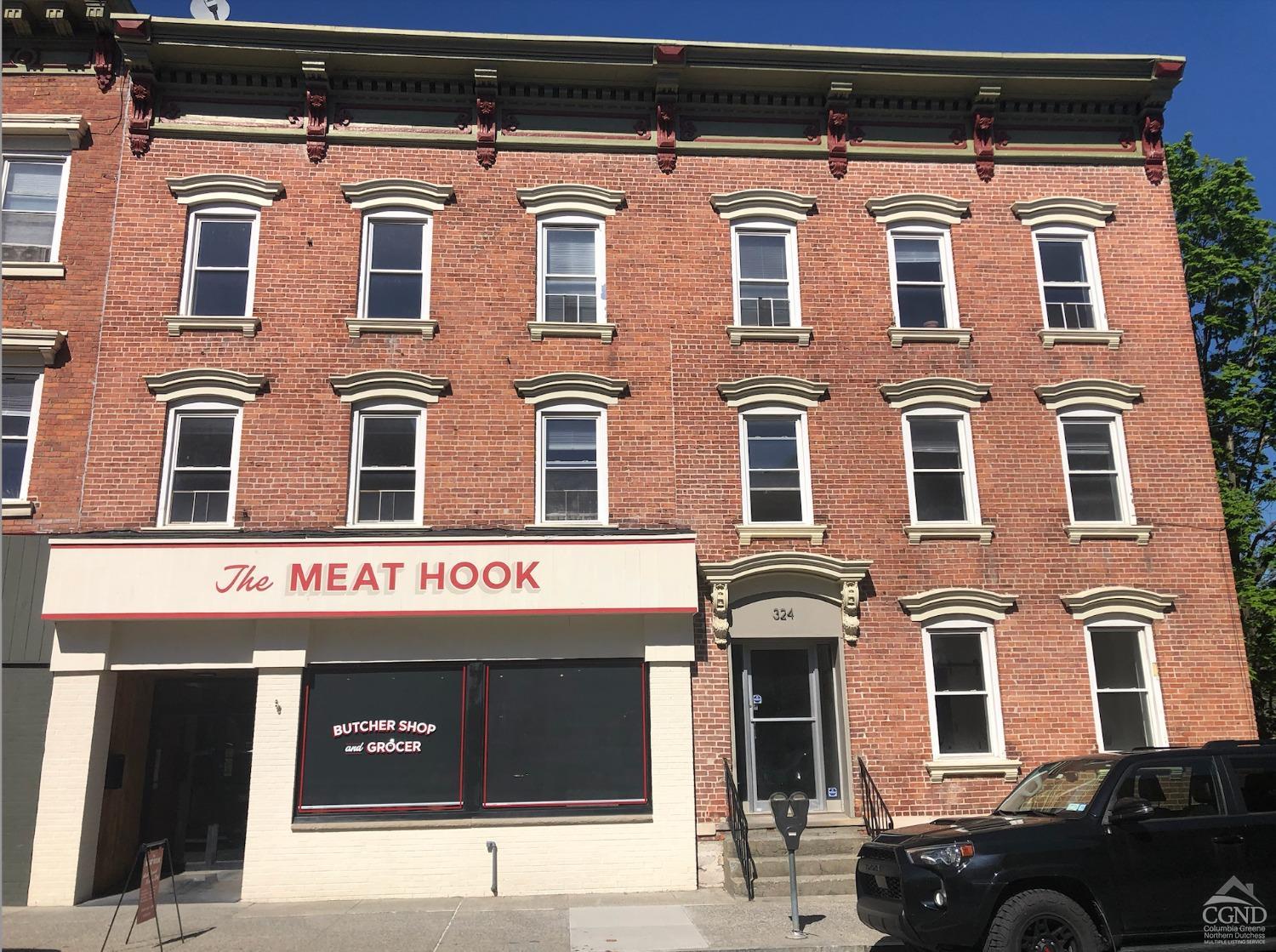 Rental Property at 324 Warren Street, Hudson, New York - Bedrooms: 2 
Bathrooms: 1 
Rooms: 5  - $2,100 MO.