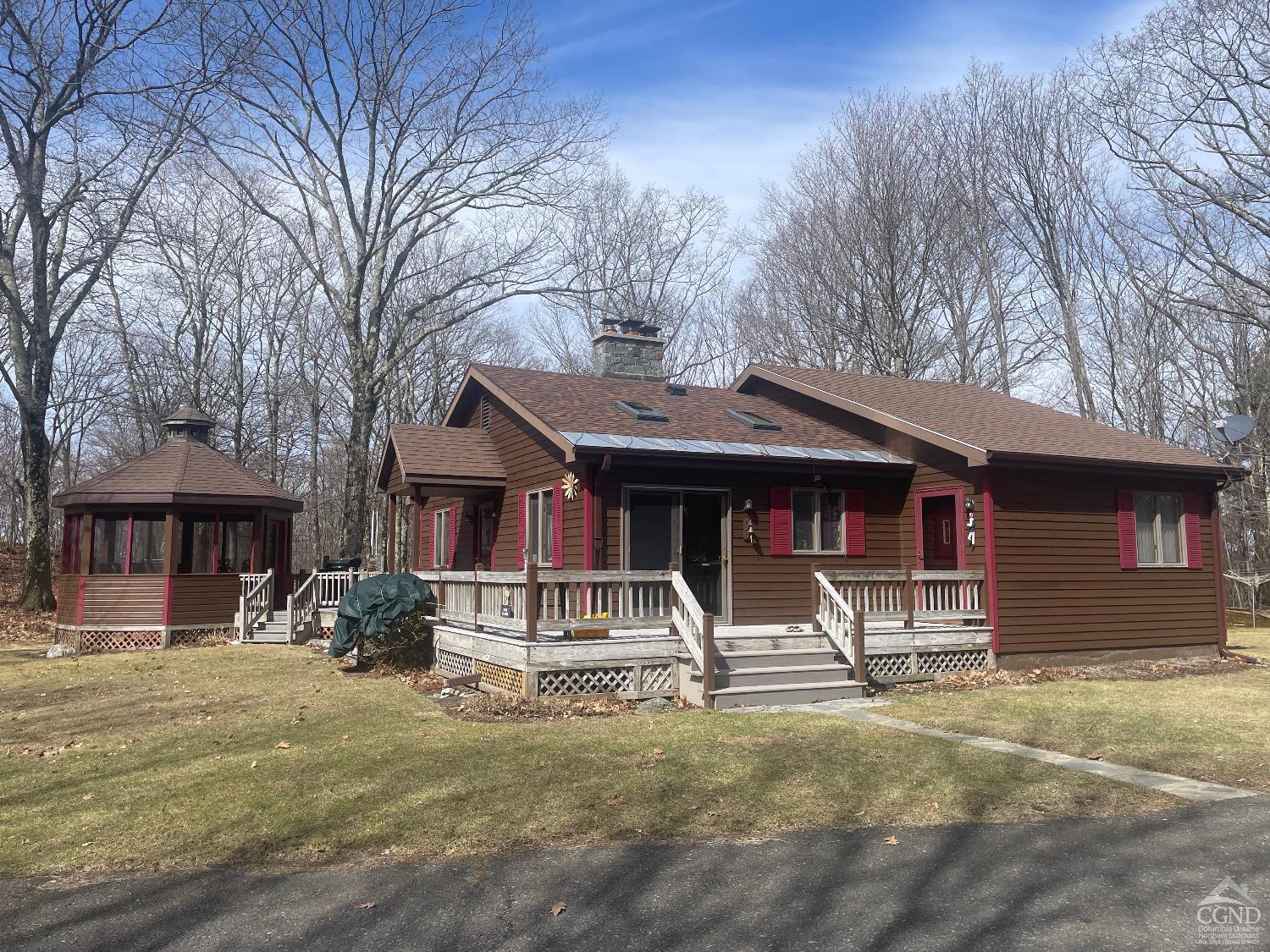 676 County Route 21, Hillsdale, New York - 2 Bedrooms  
1 Bathrooms  
4 Rooms - 