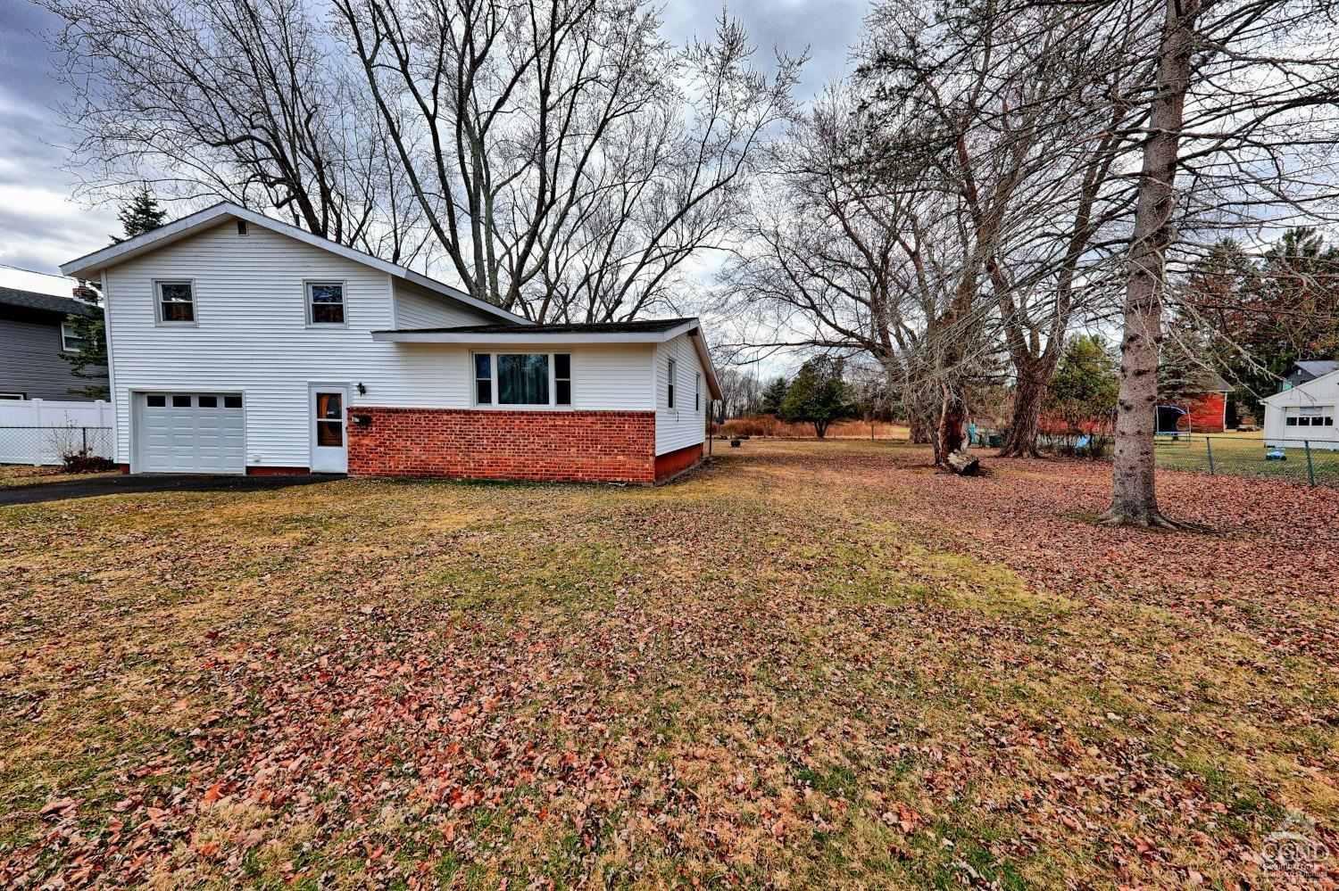 17 Bogardus Ave Ave, Catskill, New York image 7