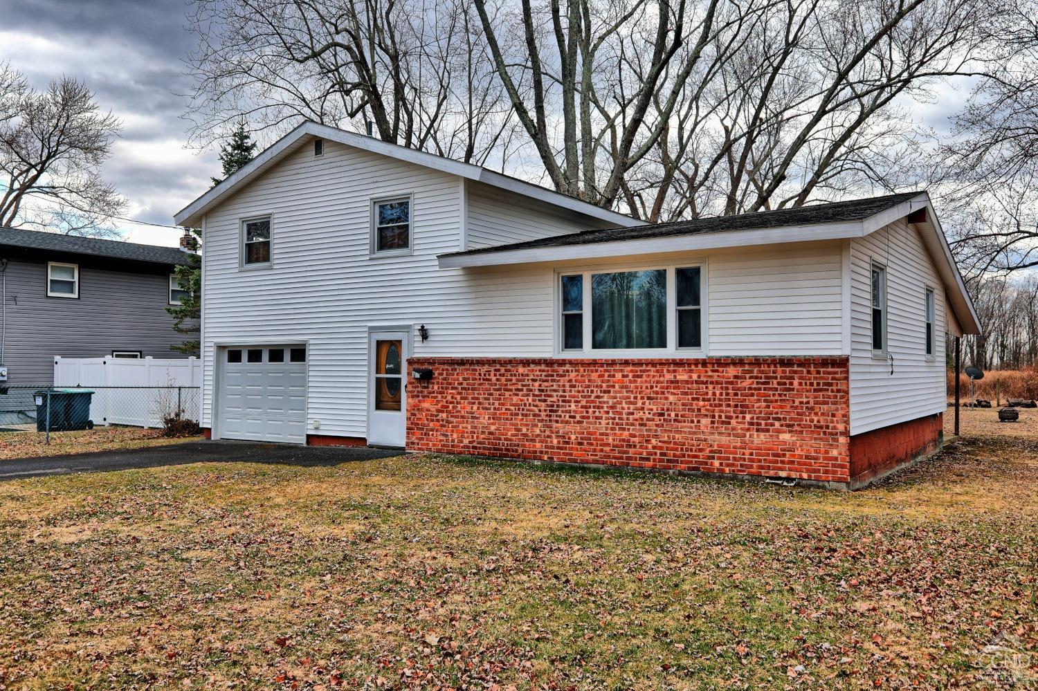 17 Bogardus Ave Ave, Catskill, New York image 6