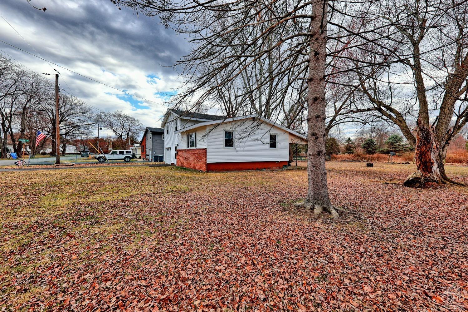 17 Bogardus Ave Ave, Catskill, New York image 8