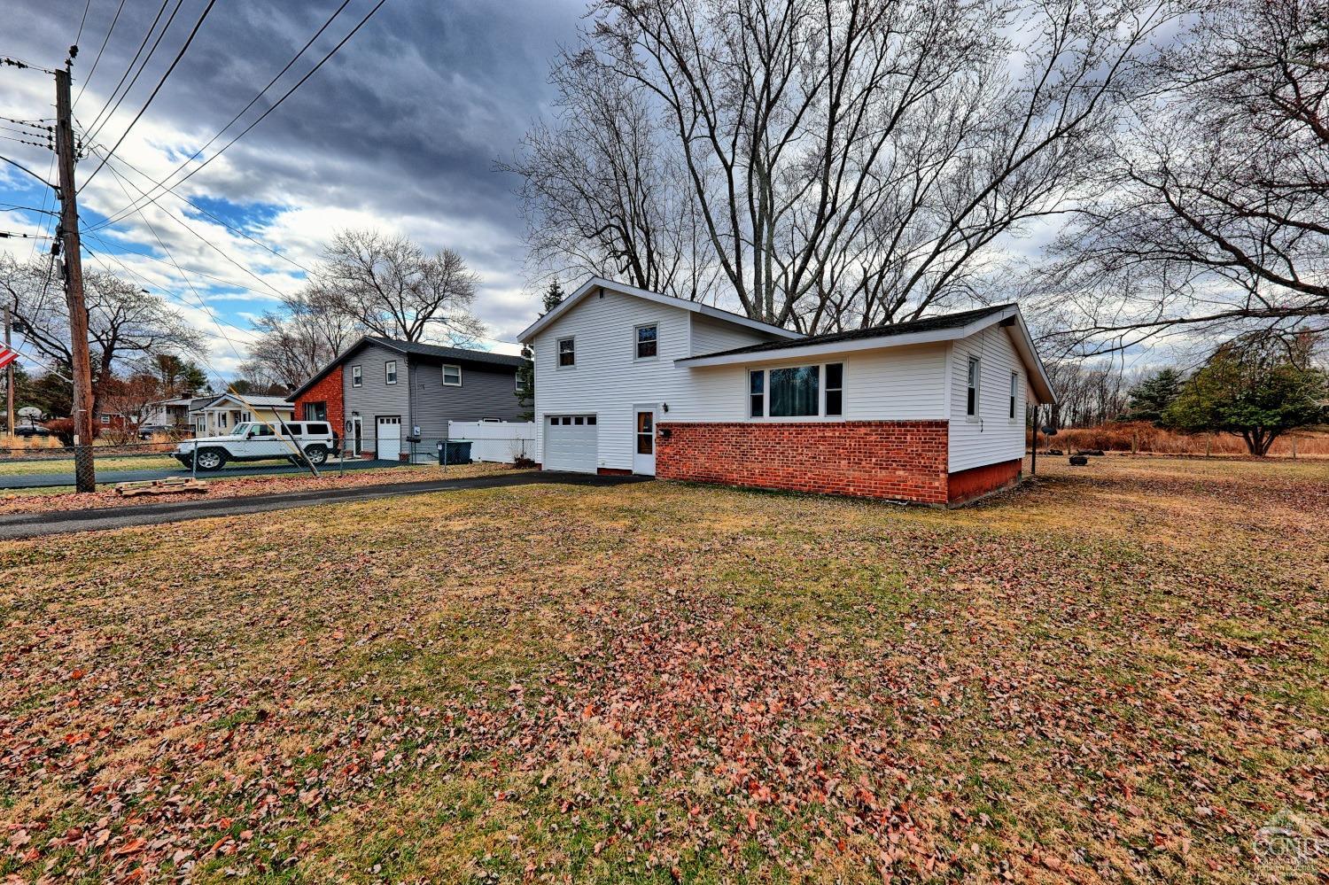 17 Bogardus Ave Ave, Catskill, New York image 5
