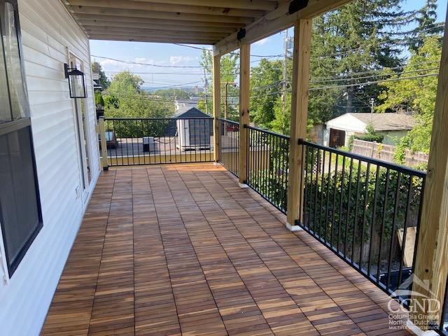 432 Warren Street, Hudson, New York - 2 Bedrooms  
1 Bathrooms  
5 Rooms - 