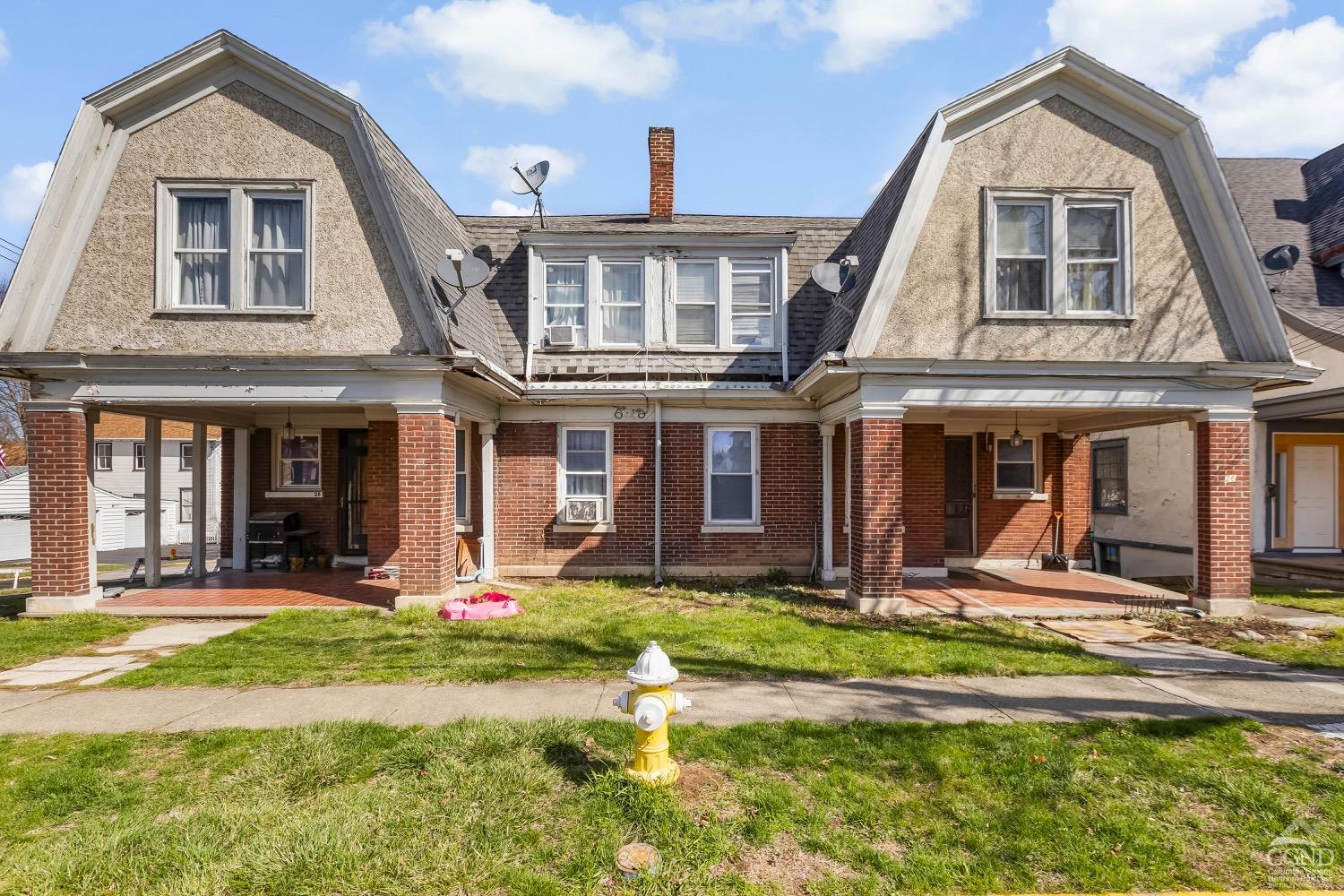 Rental Property at 28 Parkwood Blvd, Hudson, New York - Bedrooms: 3 
Bathrooms: 1 
Rooms: 7  - $2,300 MO.