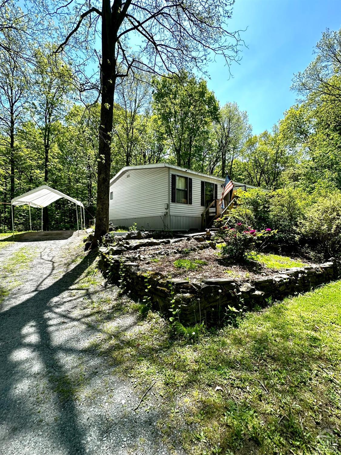Photo 1 of 444 Lime Kiln Road, West Coxsackie, New York, $184,000, Web #: 152714