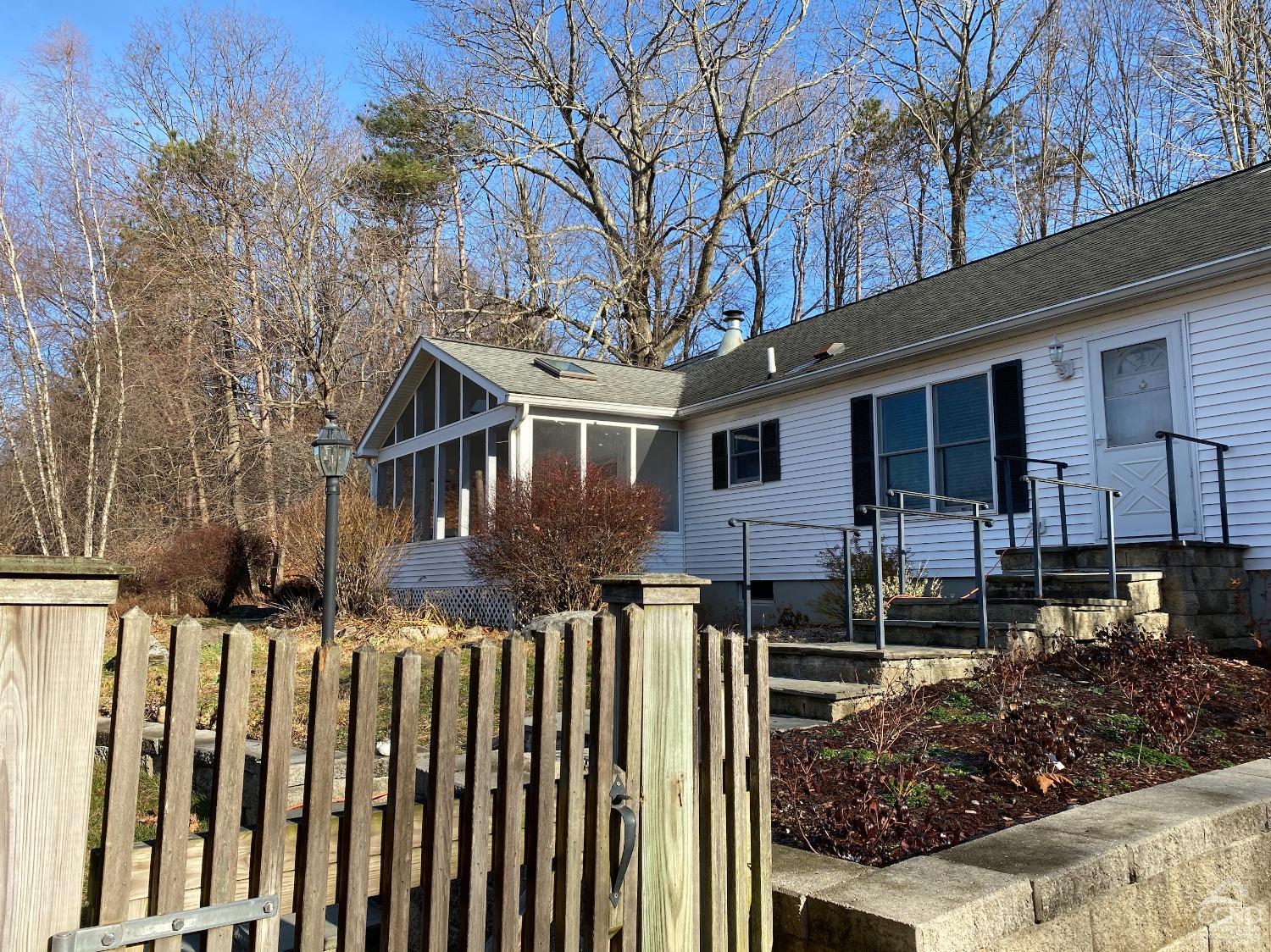 96 Hammertown Road, Pine Plains, New York - 3 Bedrooms  
3 Bathrooms  
6 Rooms - 