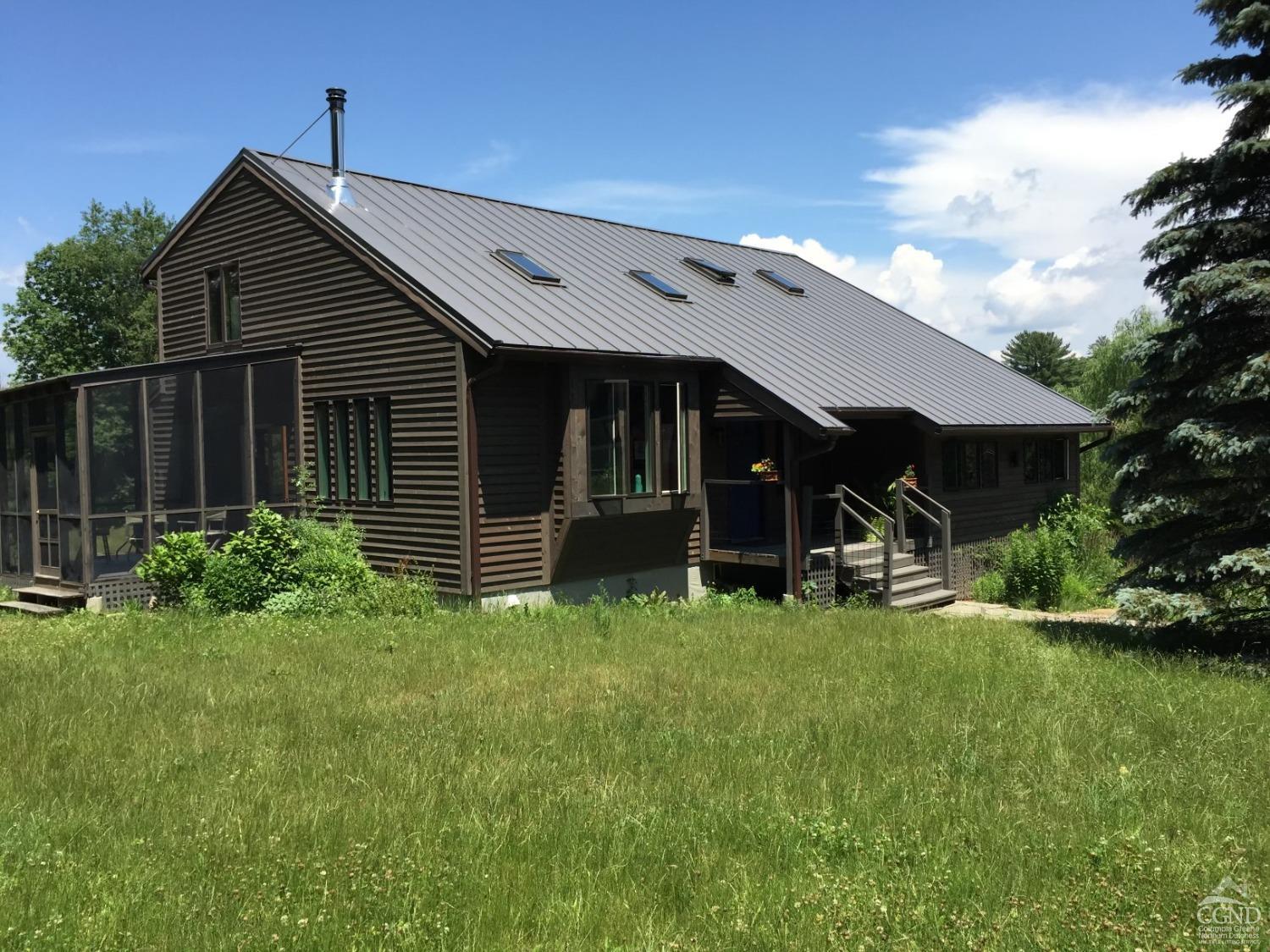 352 Round Top Rd Rd, Germantown, New York - 3 Bedrooms  
3 Bathrooms  
9 Rooms - 