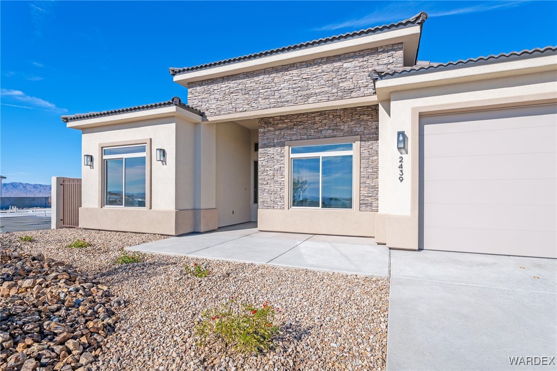 2439 E Calle Sevilla