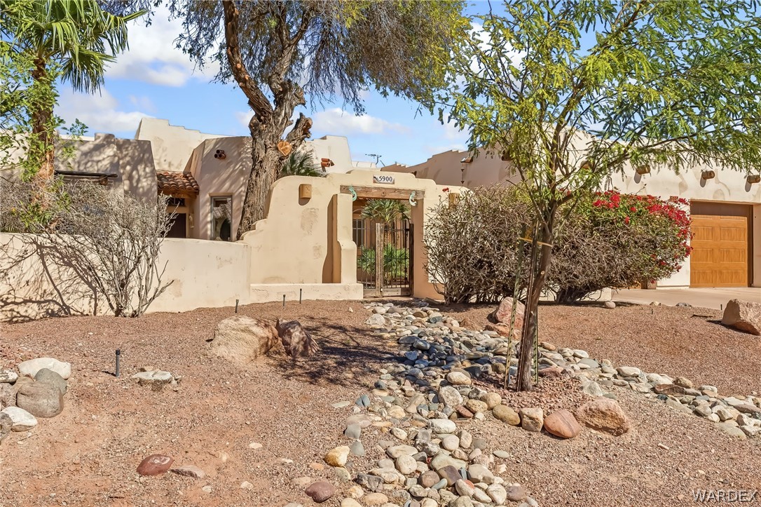 5900 S Desert Lakes Drive