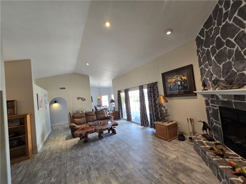 1550 Mountain Trail Road