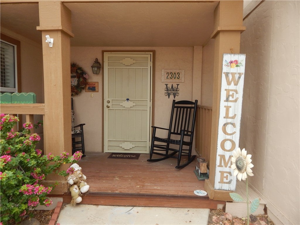 2303 E Oleander Drive