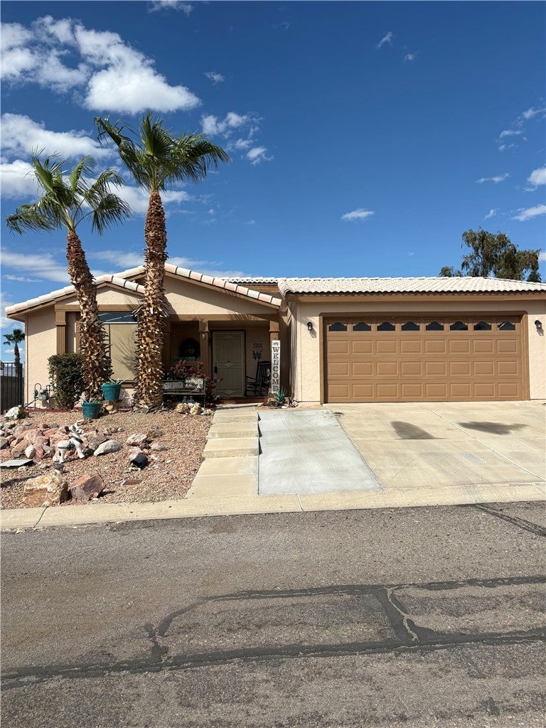 2303 E Oleander Drive