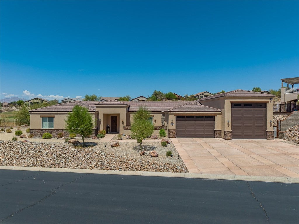 2941 Esmerelda Drive