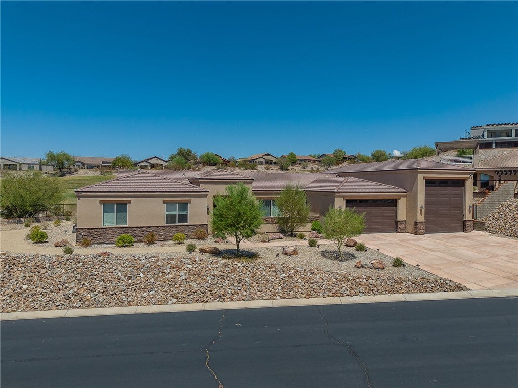2941 Esmerelda Drive