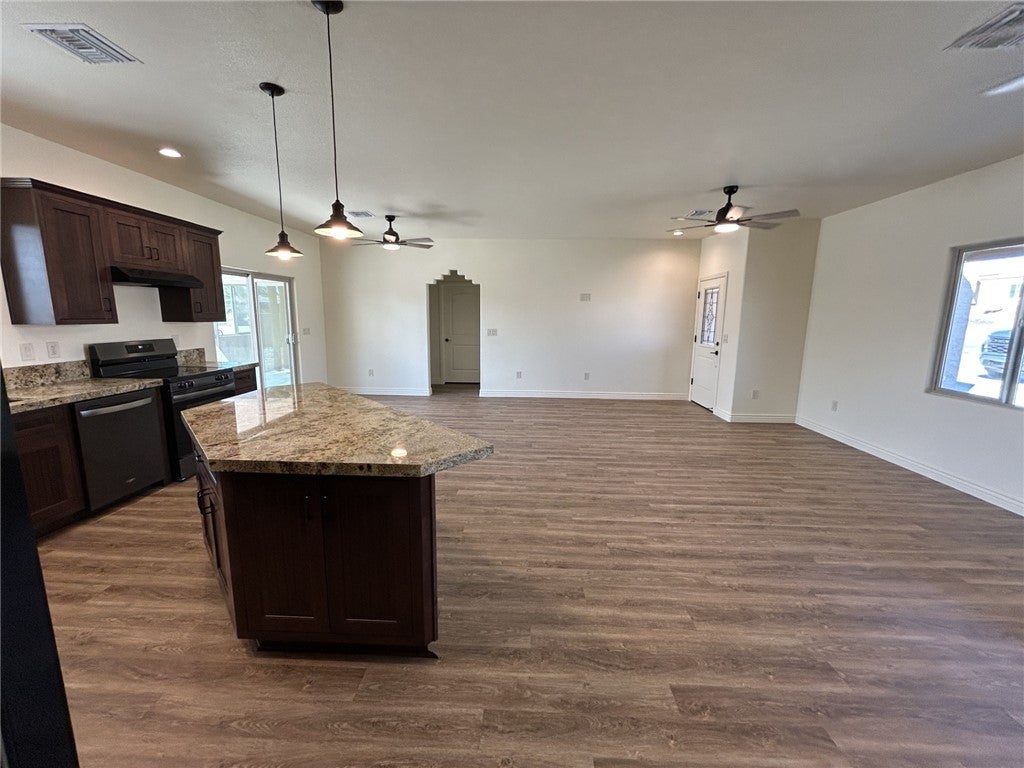 2222 E Roberts Way