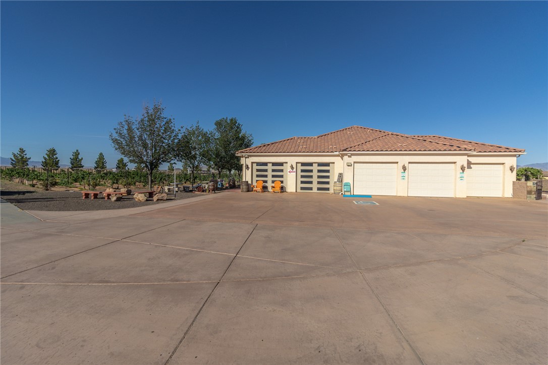 6927 E Brooks Boulevard