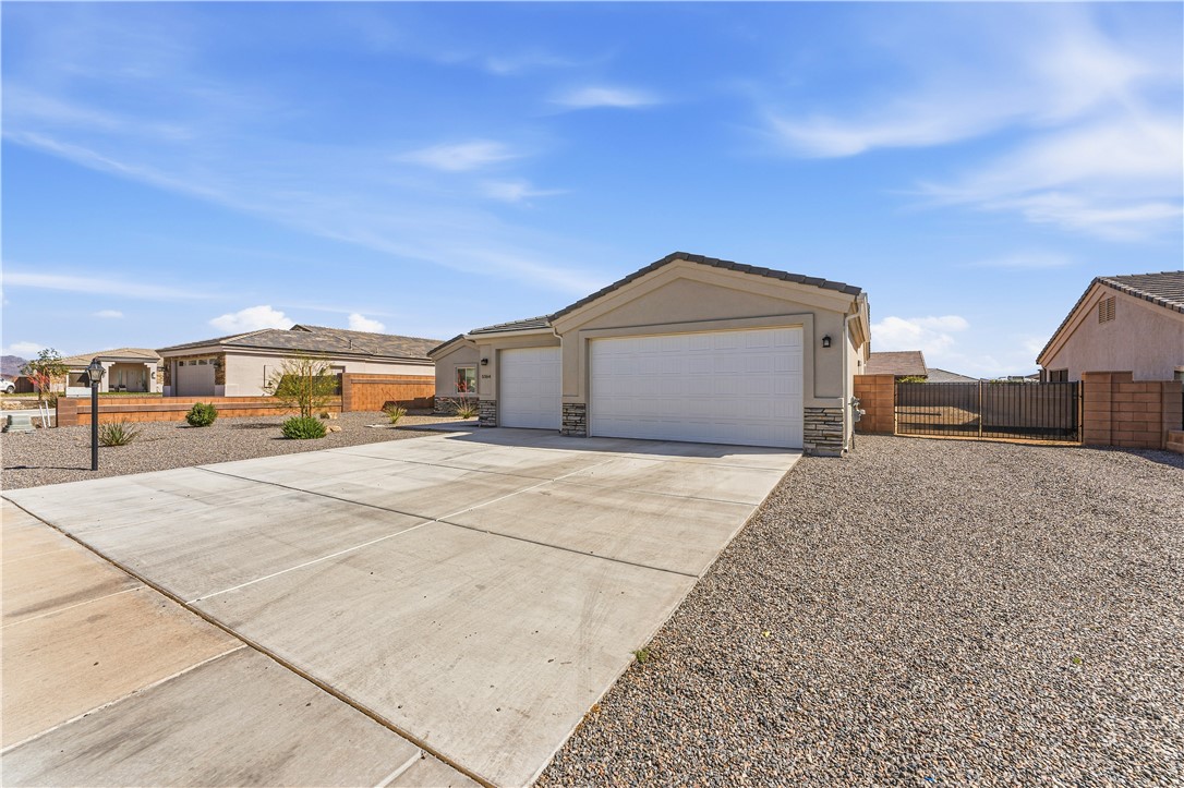 5364 N Prairie Heights Drive