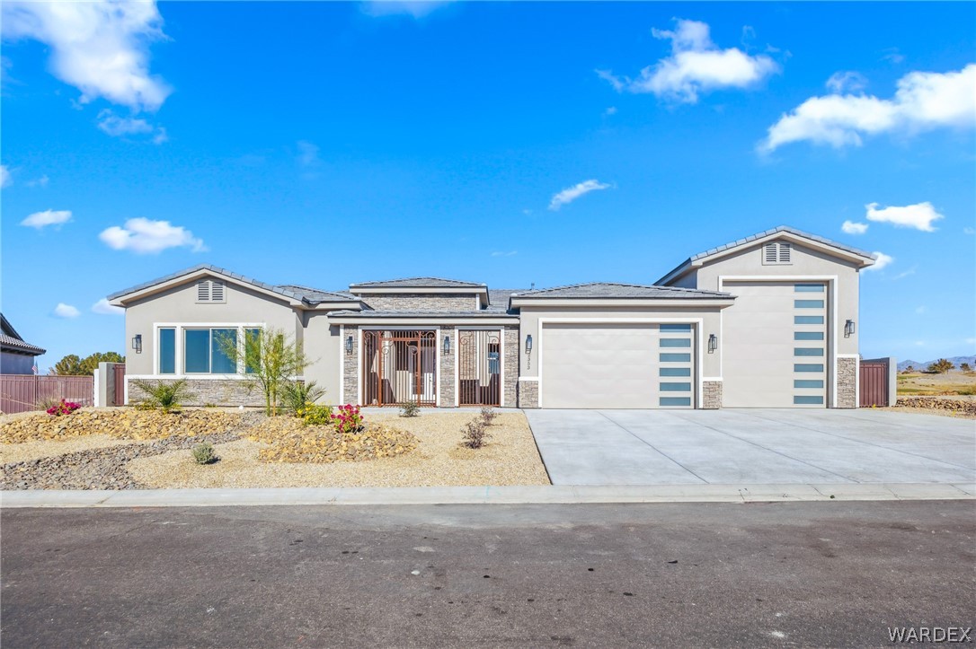 2353 E Calle Toledo