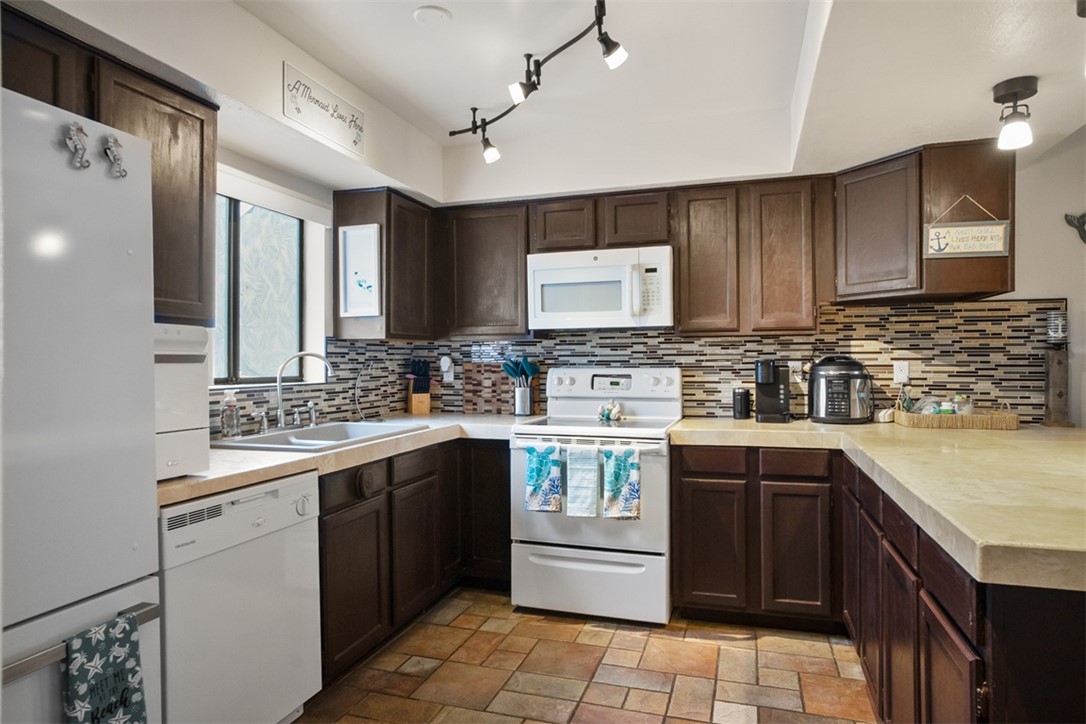 201 Riverfront Drive 24