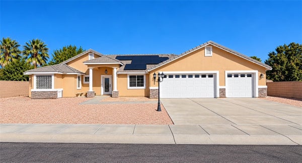 2061 ROY ROGERS WAY, KINGMAN, AZ 86409 - Image 1f2fd87bfd15aea8a4a04c3bcc4e3737/1732587966