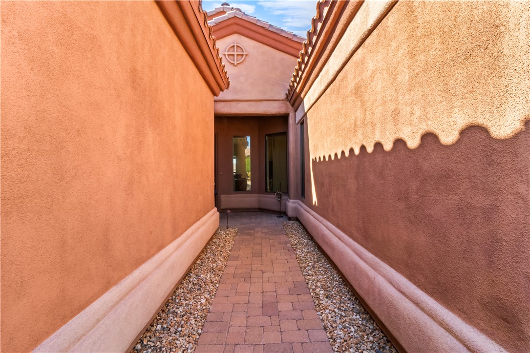 2900 Esmerelda Drive