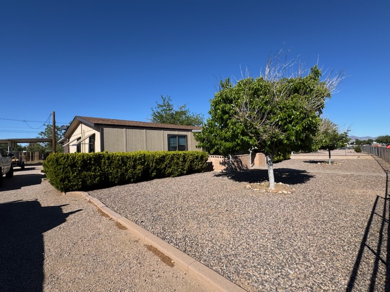 2075 E Devlin Avenue