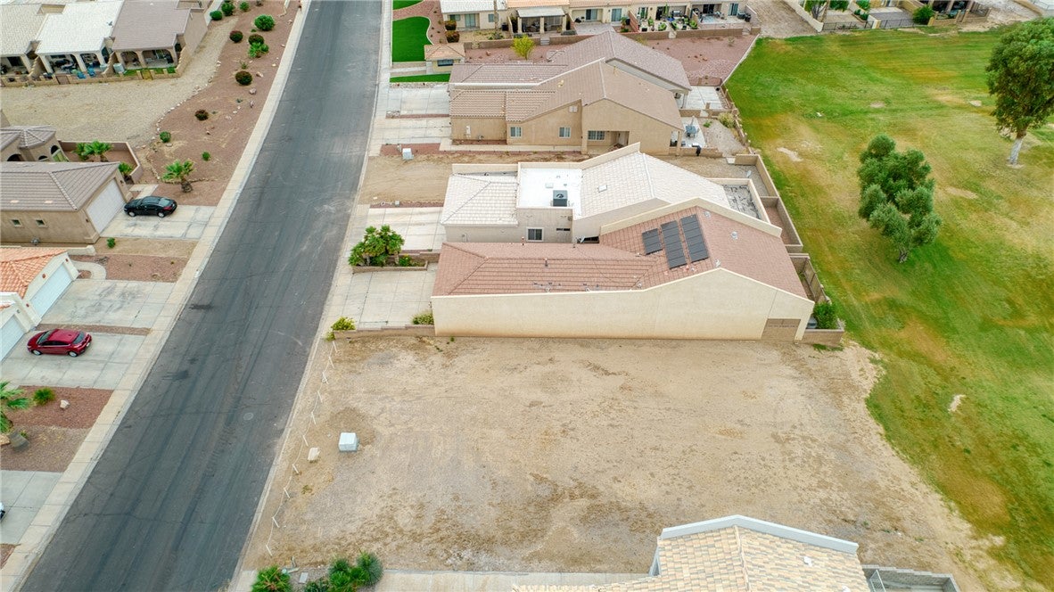 1595 Country Club Way