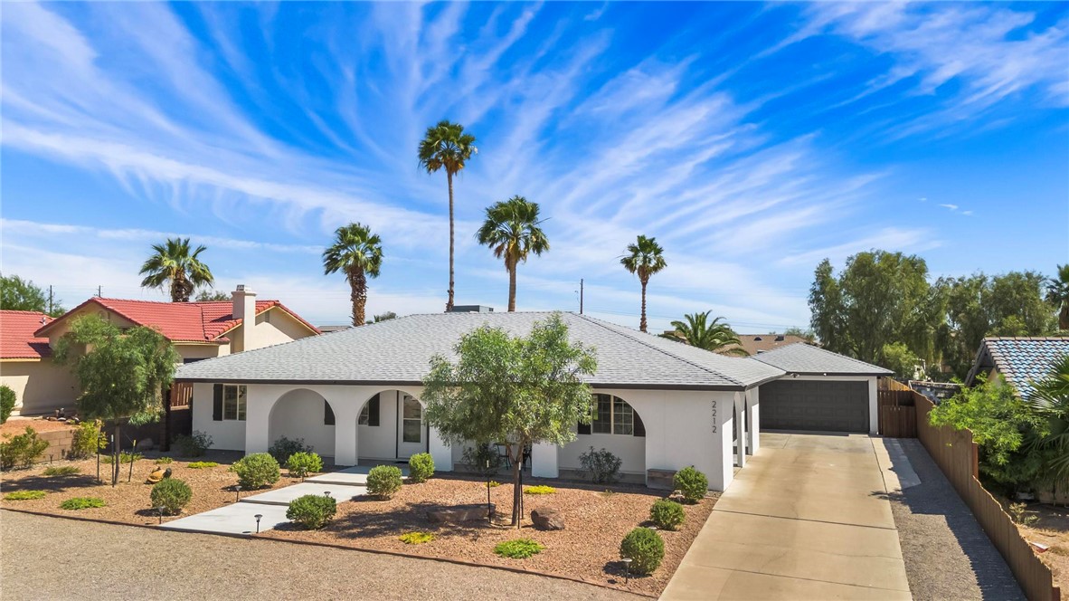 2212 E Primavera Cove