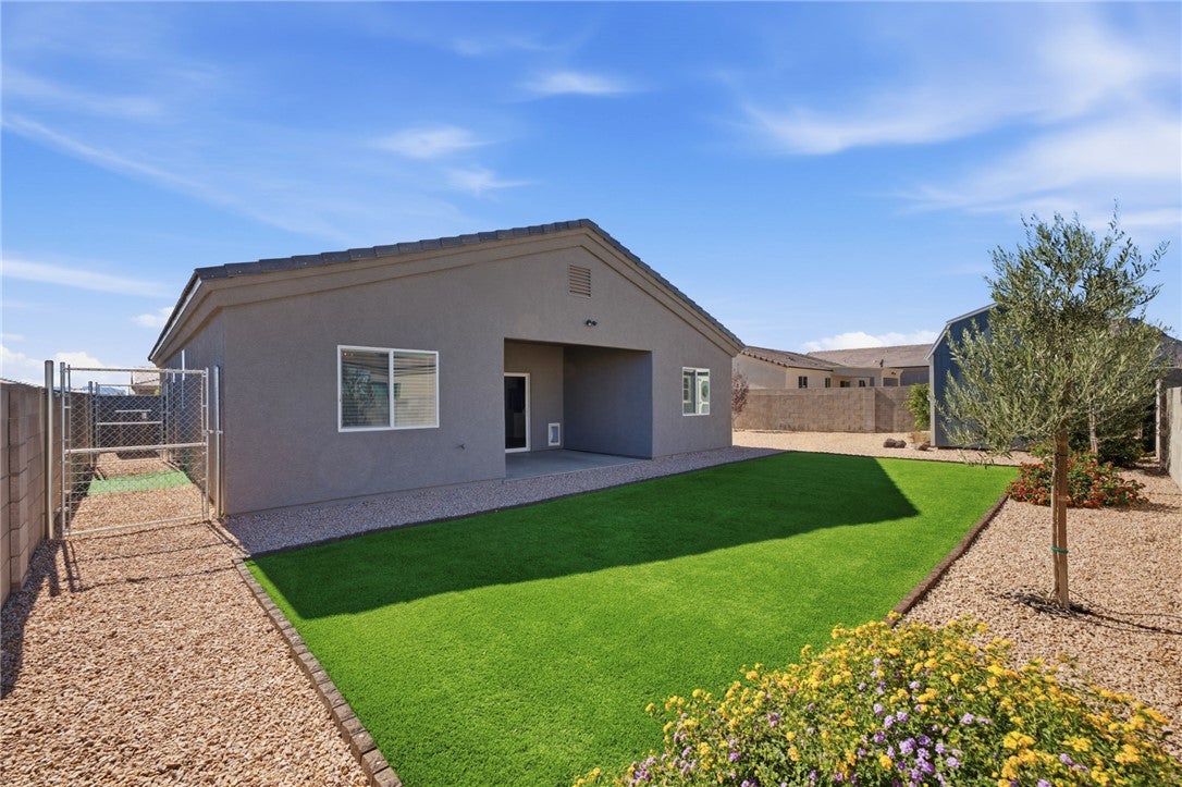 2805 E Colina Vista