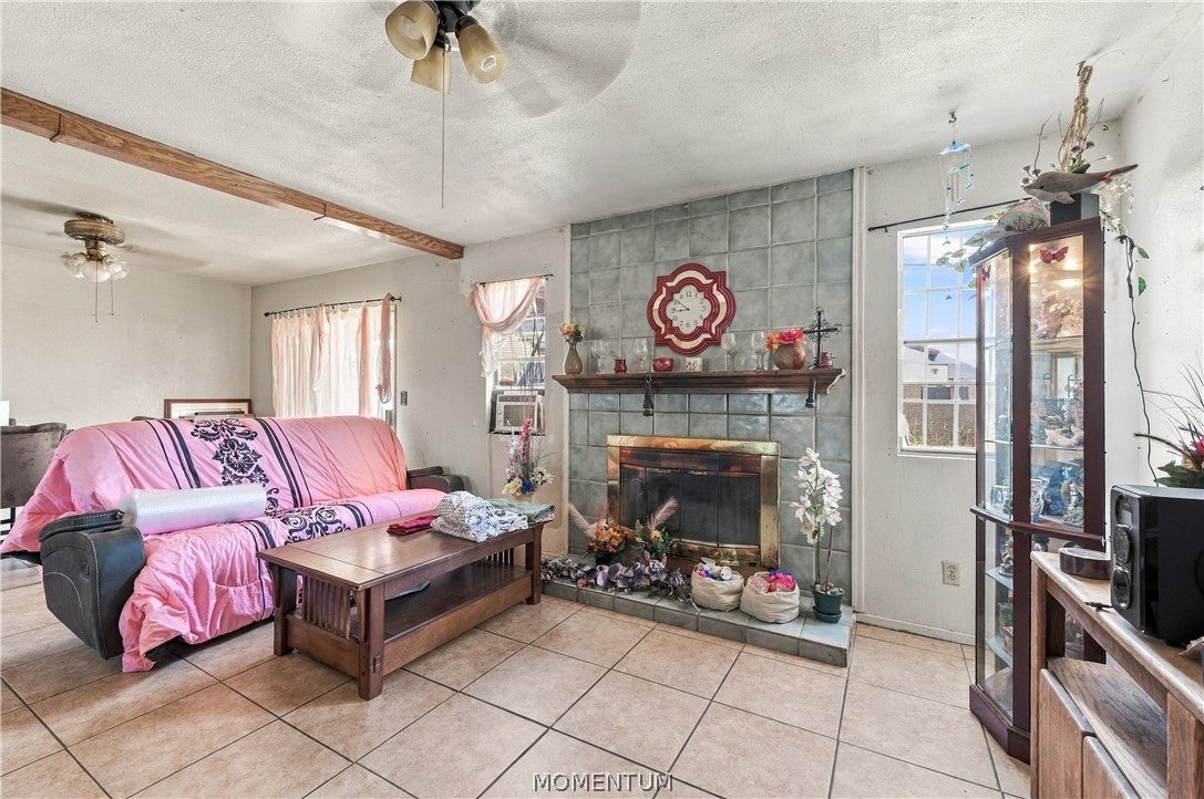 882 La Jolla Drive