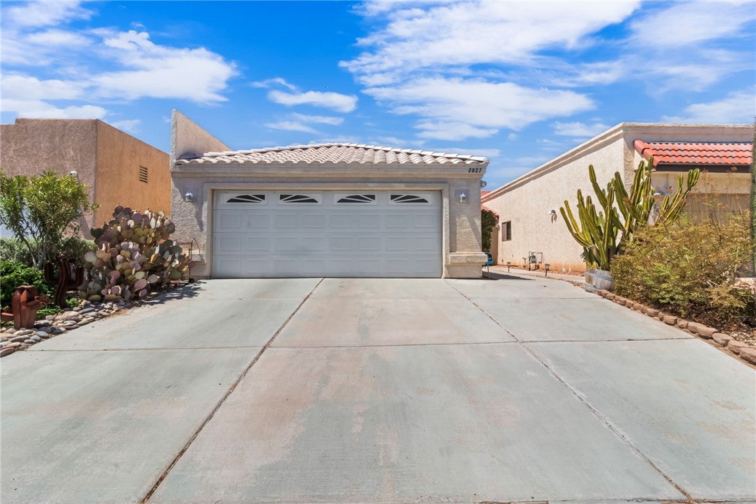 2827 Country Club Drive