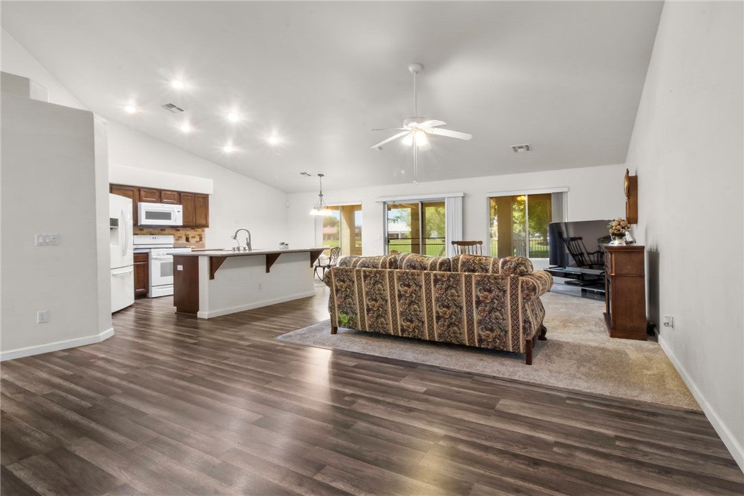 2827 Country Club Drive