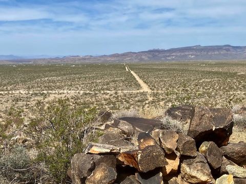 4.43 Acres MOUNTAIN S Date Creek Rd Yucca AZ 86438
