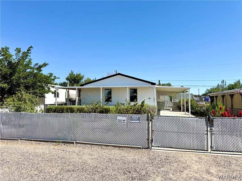 2085 E Packard Avenue