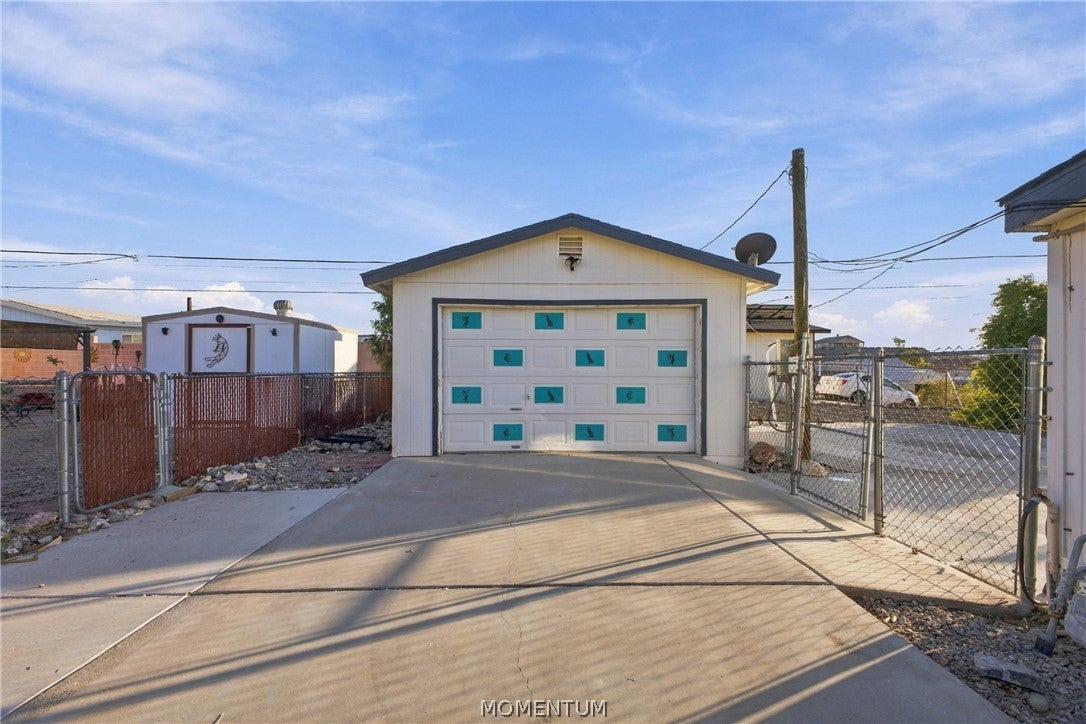 2700 Avenida Colibri