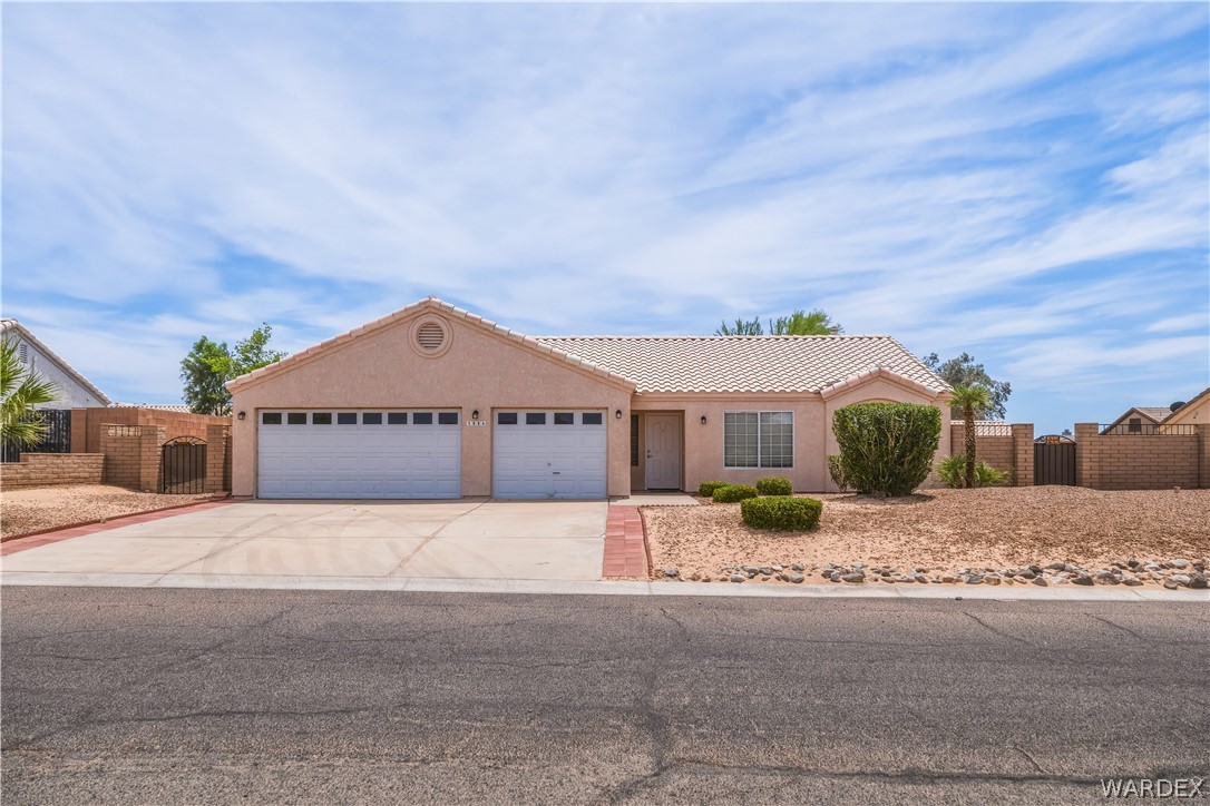 1804 E La Entrada Place