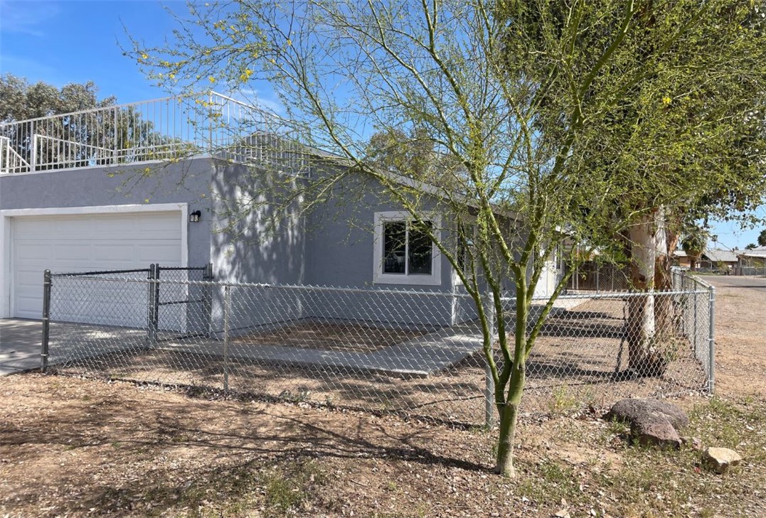 1820 Riverside Drive