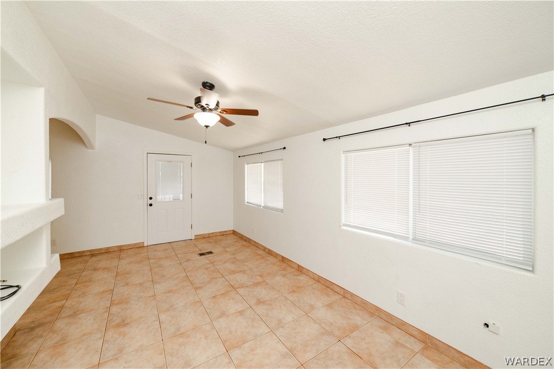 1835 Tejon Drive