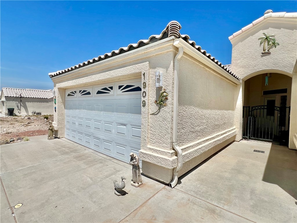 1909 E Lipan Boulevard