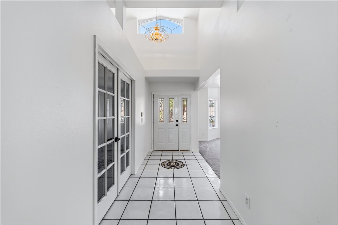 2555 Country Club Place