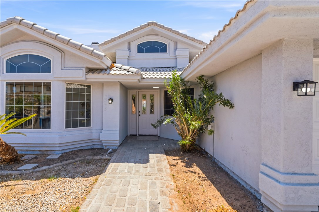 2555 Country Club Place