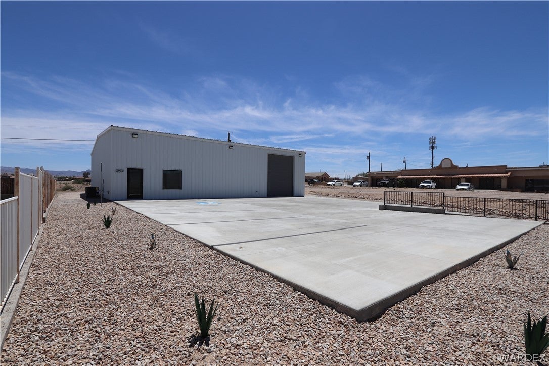 3942 Frontage Rd