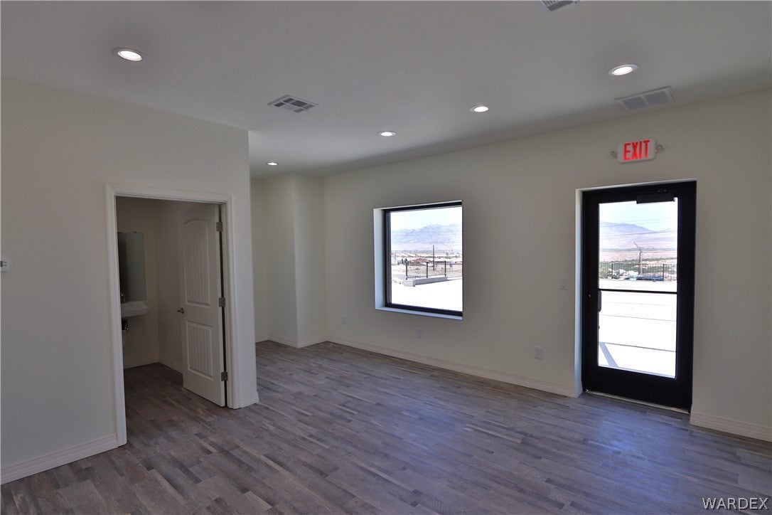3942 Frontage Rd