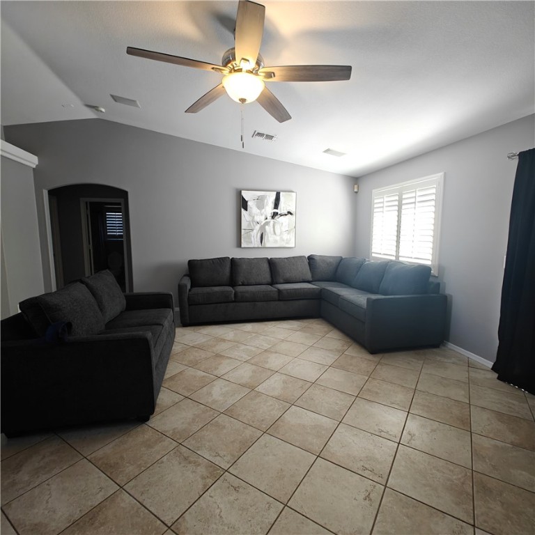 512 E Kingsley Street