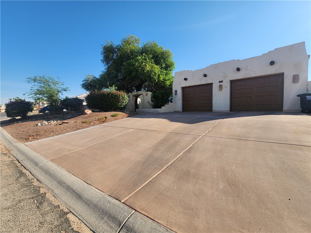 5900 S Desert Lakes Drive