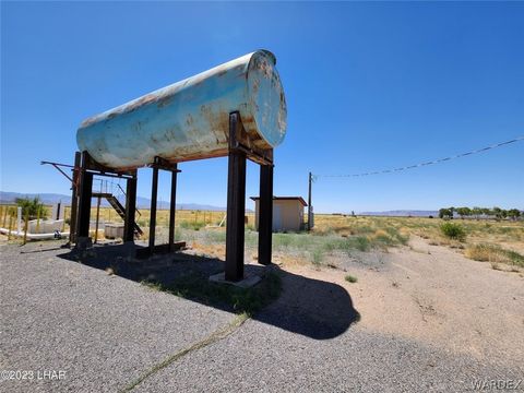 4740 W Quartzite Drive Golden Valley AZ 86413